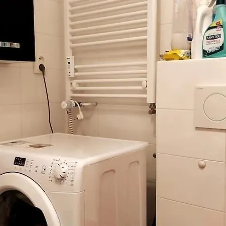 Parkovani Zdarma Jeden Velky S Netflix Pro 2 Osoby Ve Sdilenem Soukromi Se Zenou